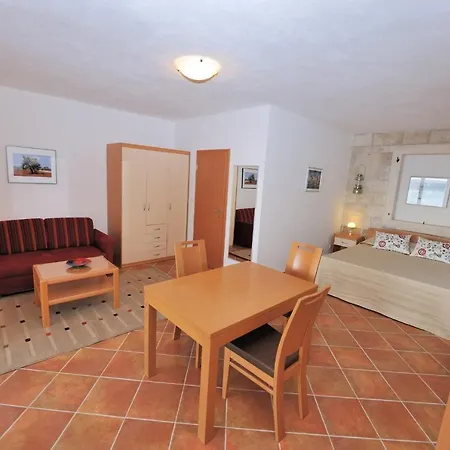 Nautilus-bay - Seaview 210, 211 - Gorma