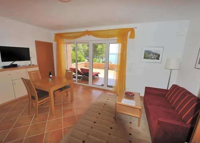 Nautilus-bay - First Row 210, 211 - Gorma * Zavala